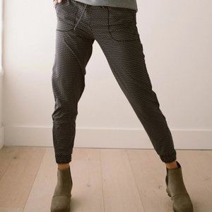 Albion Jetsetters Dash Large Joggers Like New